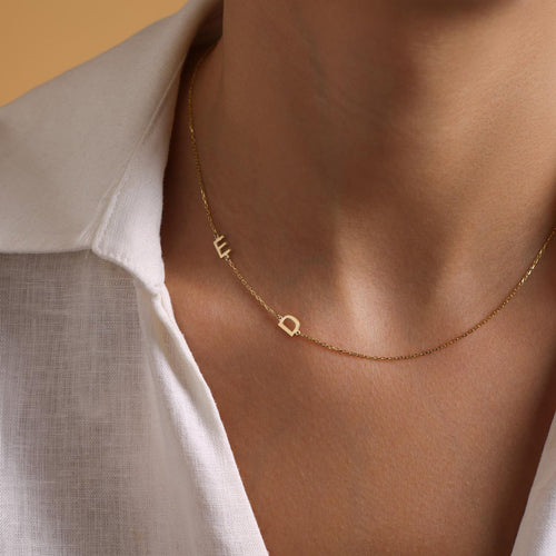 Collier personnalisé avec initiales latérales — photo 1