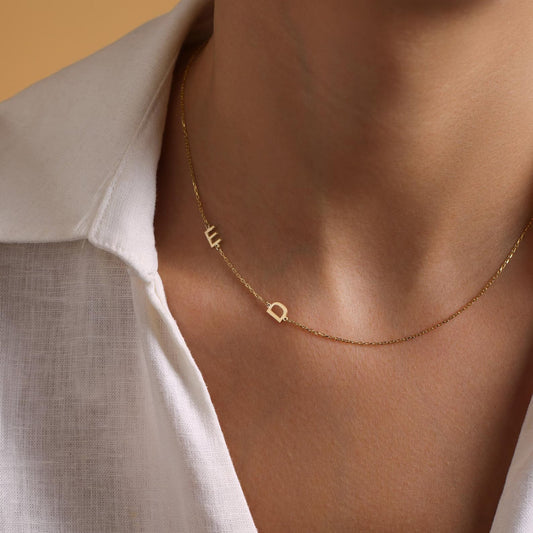 Collier personnalisé avec initiales latérales — photo 1