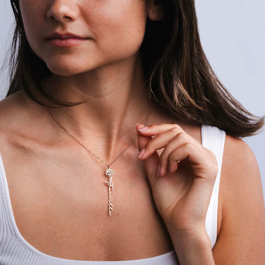 Collier prénom et fleur de naissance — photo 1