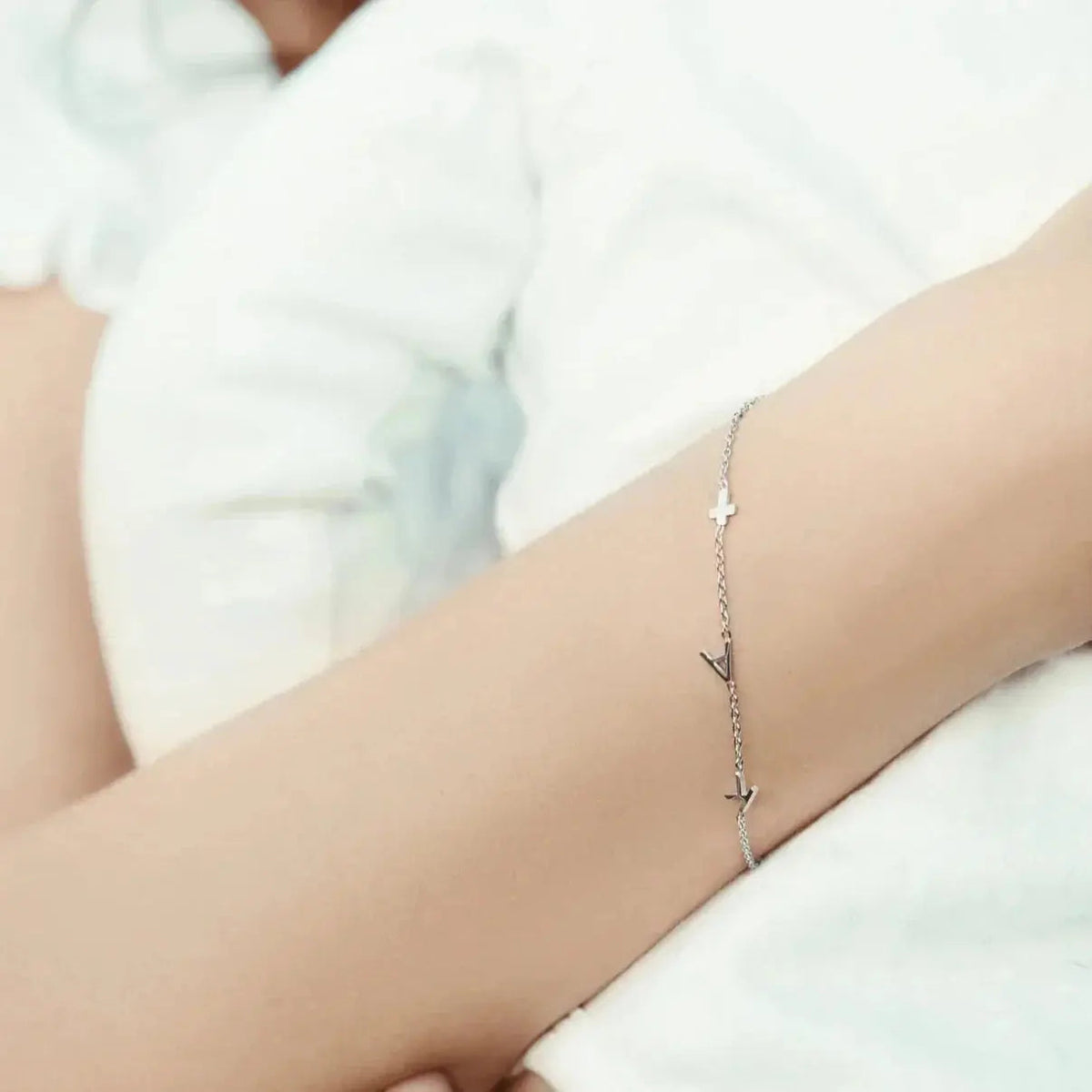 Bracelet personnalisé avec initiales latérales — photo 2