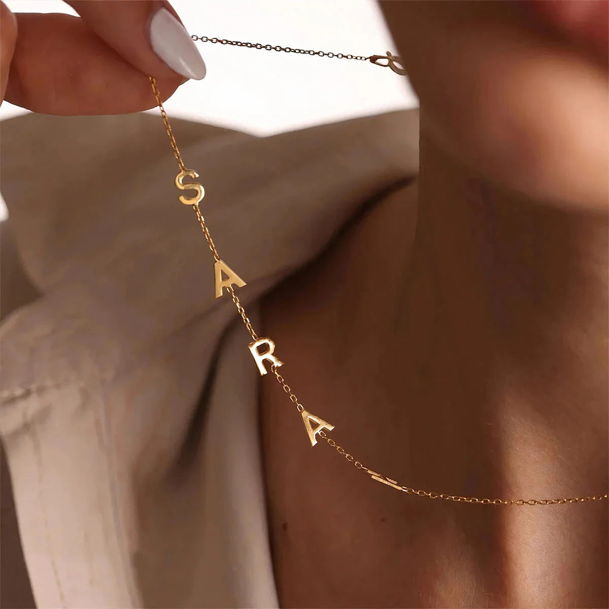 Collier personnalisé avec initiales latérales — photo 4