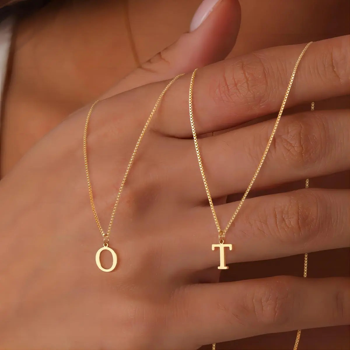 Collier initiale fin doré — photo 4