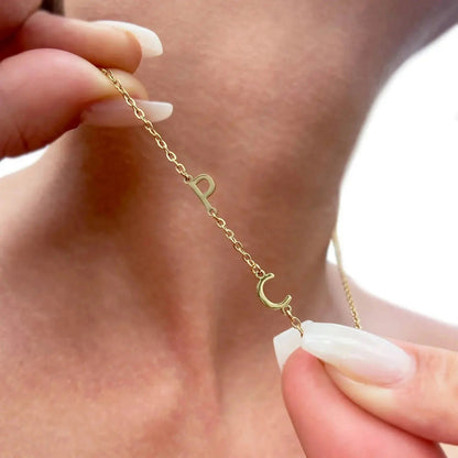 Collier personnalisé avec initiales latérales — photo 6