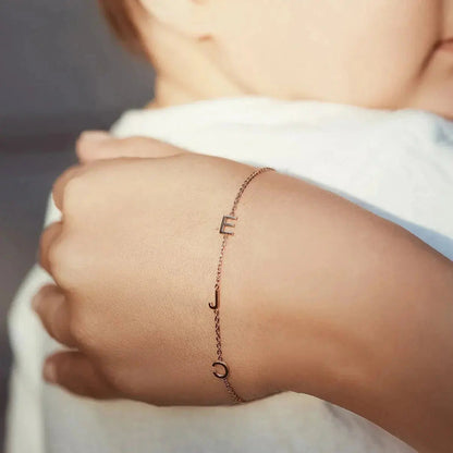 Bracelet personnalisé avec initiales latérales — photo 6